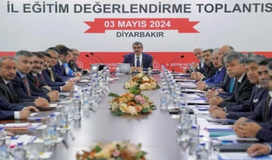 Bakan Tekin Diyarbakır’da eğitimi değerlendirdi